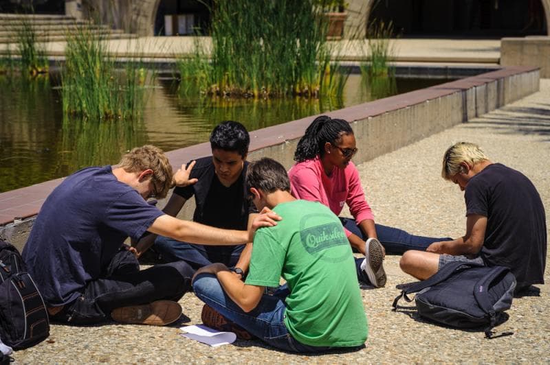 students during the lunch outside