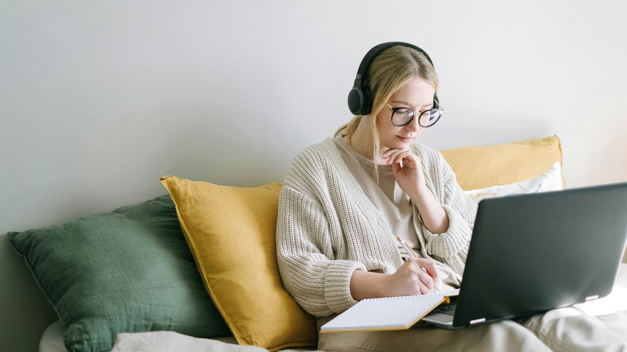 girl listens podcast